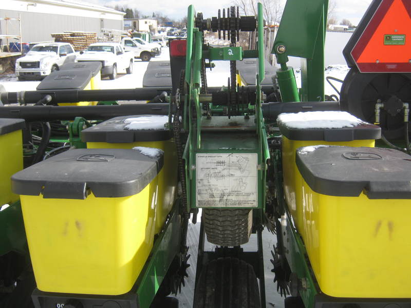 Planting Equipment  John Deere 1760 Planter   Photo